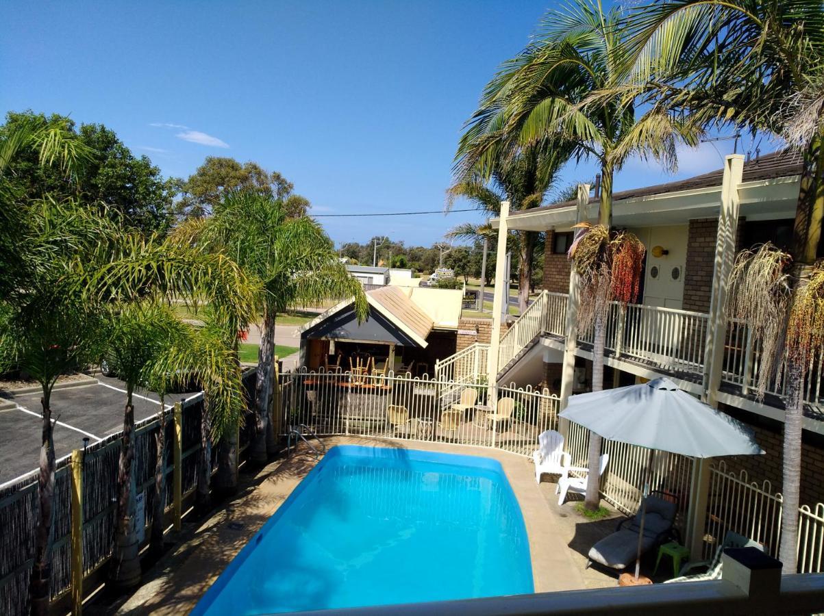 Abel Tasman Waterfront Motel Лейкс-Ентранс Екстер'єр фото