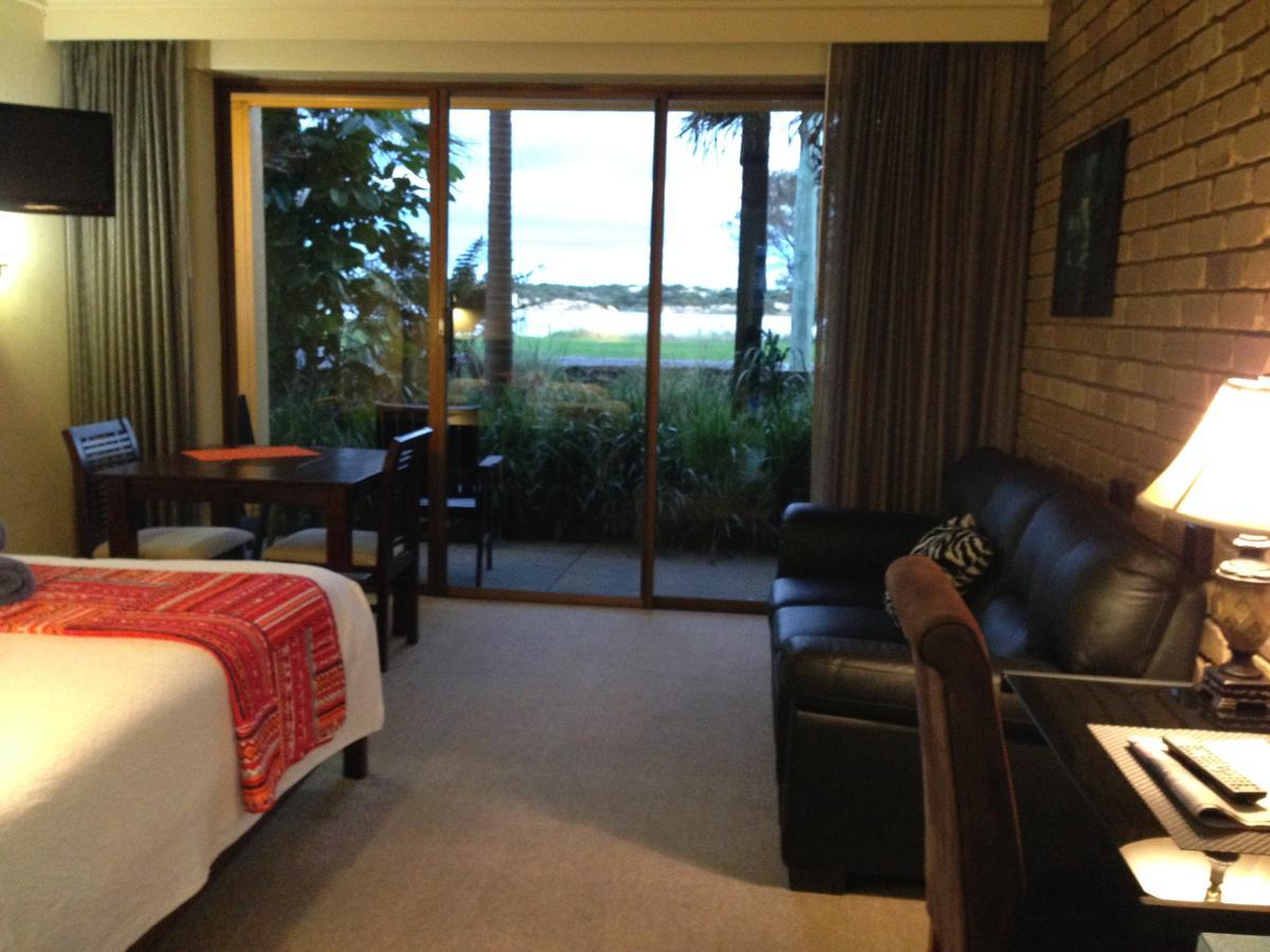 Abel Tasman Waterfront Motel Лейкс-Ентранс Екстер'єр фото