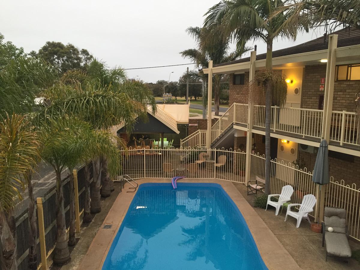 Abel Tasman Waterfront Motel Лейкс-Ентранс Екстер'єр фото