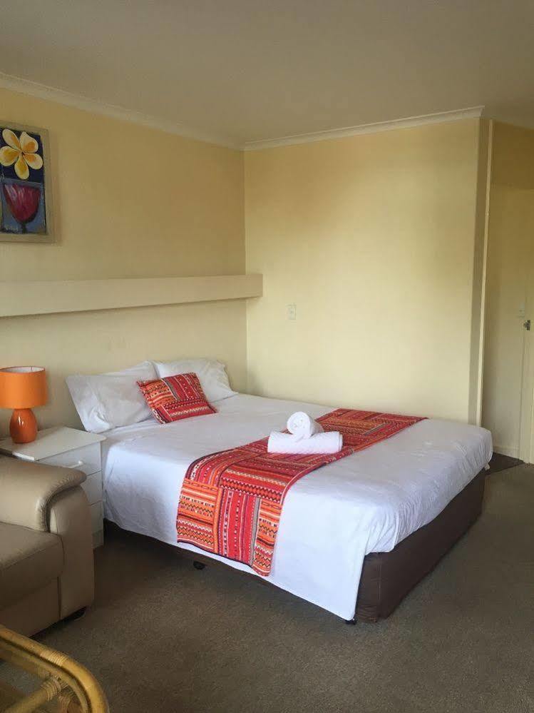 Abel Tasman Waterfront Motel Лейкс-Ентранс Екстер'єр фото